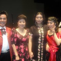 著名歌唱家葉毛、廖沙及女兒來港演出